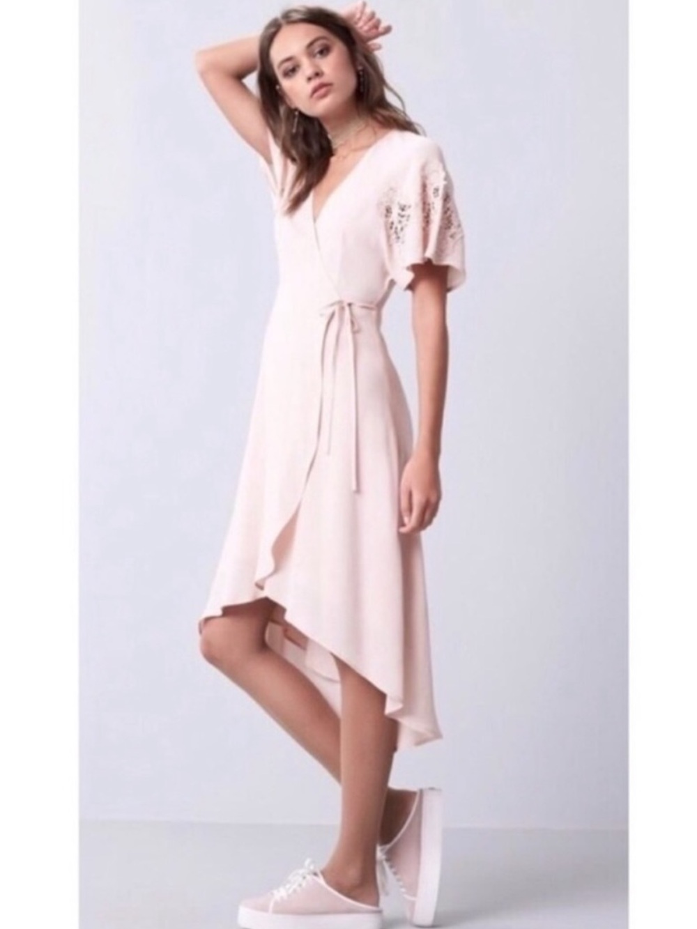 Vintage Astr Cream Lace-Trim Wrap dress/Duster with Tie Waist in a gorgeous pink